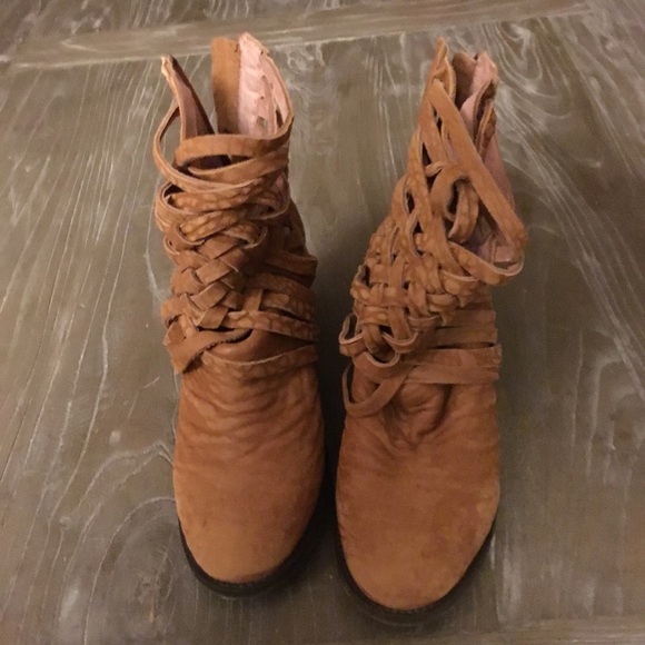 Free People booties - Picture 2 of 3